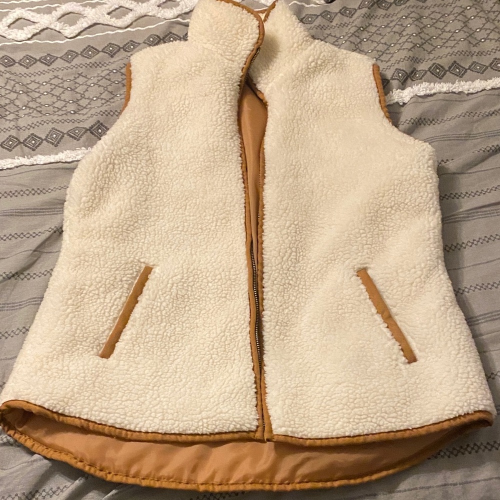 Old Navy Cream and Tan Reversible Vest - Picture 1 of 4